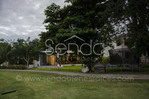 2019-12-03_23_17_16_19KG-38 Casa en venta en La Ceiba -66.jpg